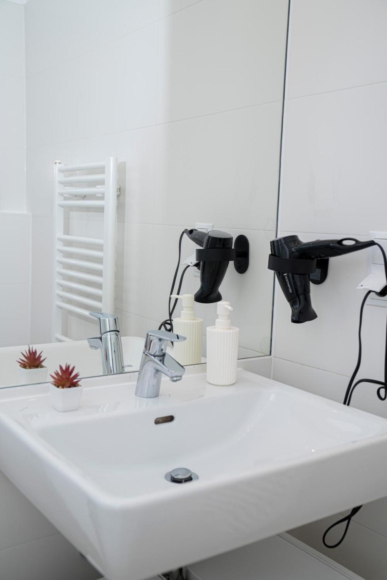 Central Stephansdom Apartment I Netflix I Self Check In Vienna Luaran gambar