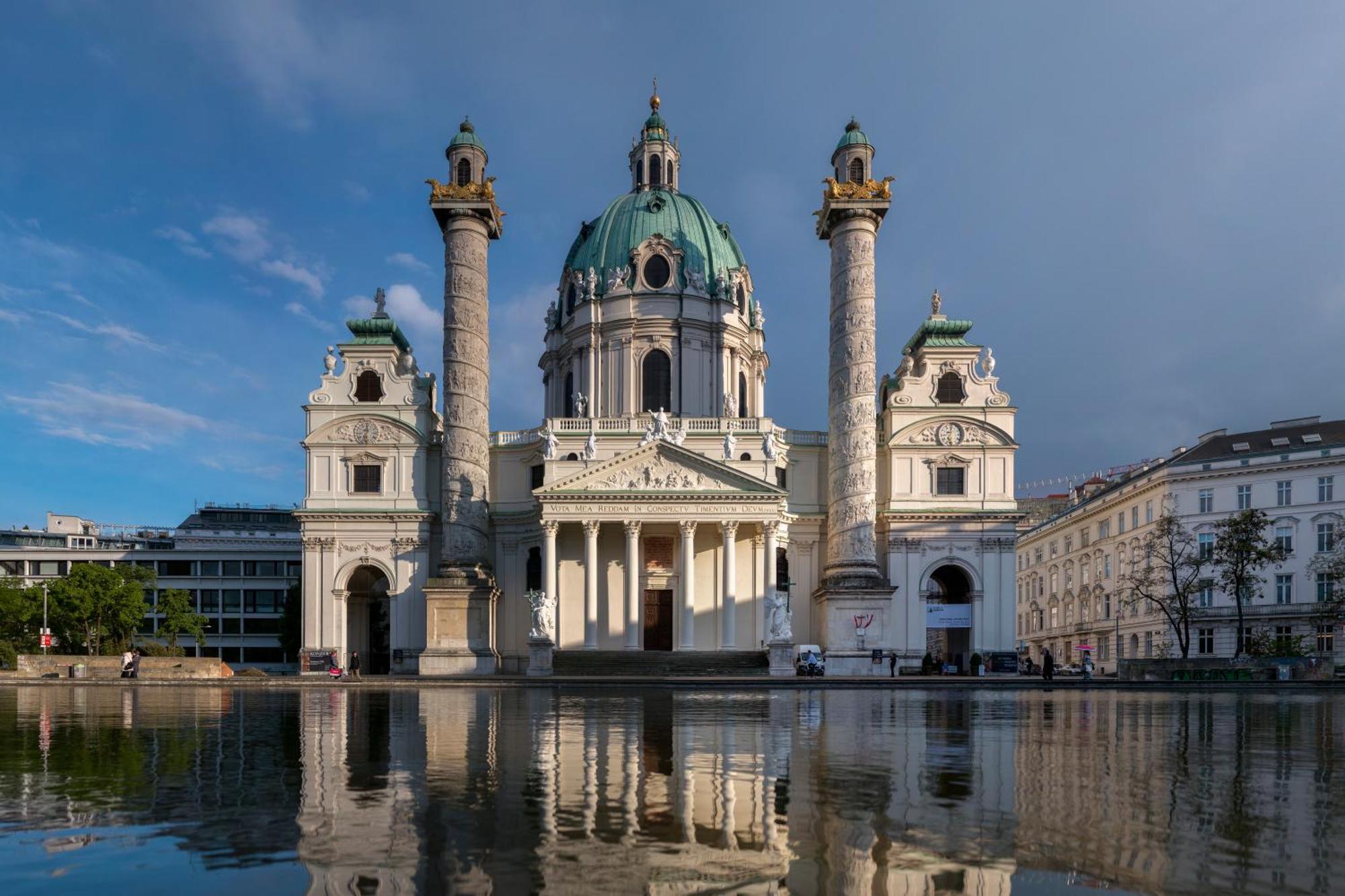 Central Stephansdom Apartment I Netflix I Self Check In Vienna Luaran gambar